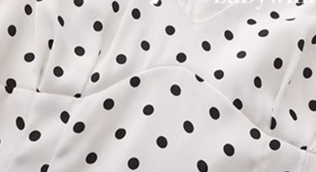 Le palais vintage black and white polka dot slim fit V-neck faux silk dress - MEEK.