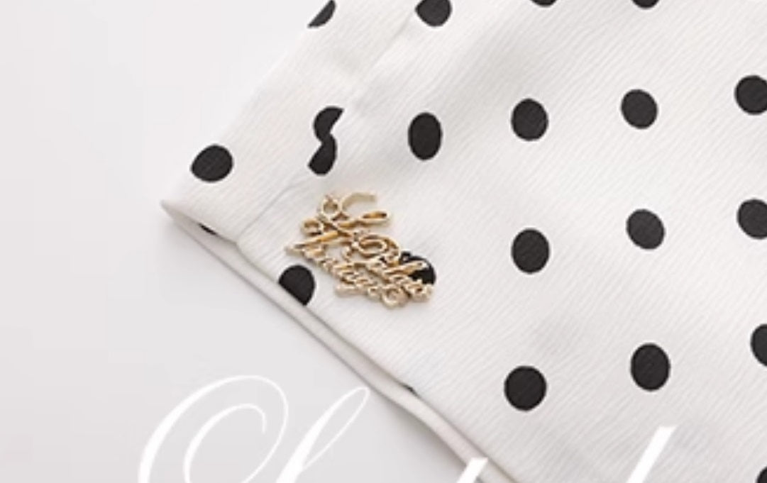 Le palais vintage black and white polka dot slim fit V-neck faux silk dress - MEEK.