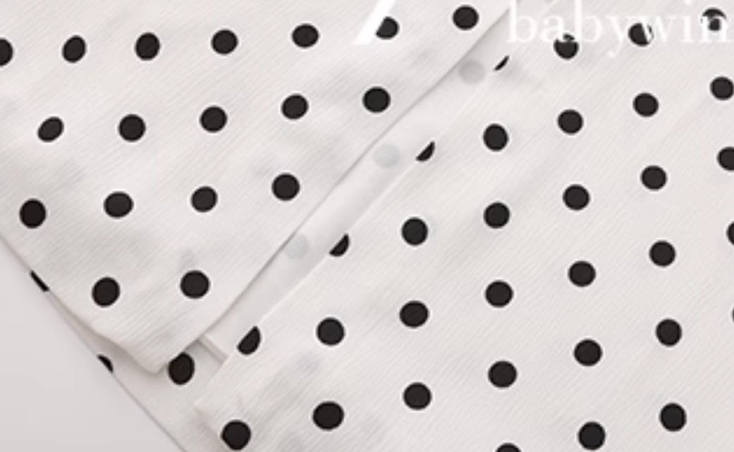 Le palais vintage black and white polka dot slim fit V-neck faux silk dress - MEEK.