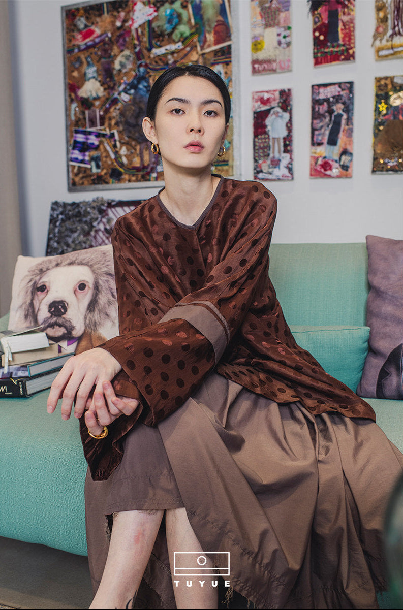 TUYUE Chinese Piece Cut Linen Polka Dot Woven Silhouette Top- ALFIE.