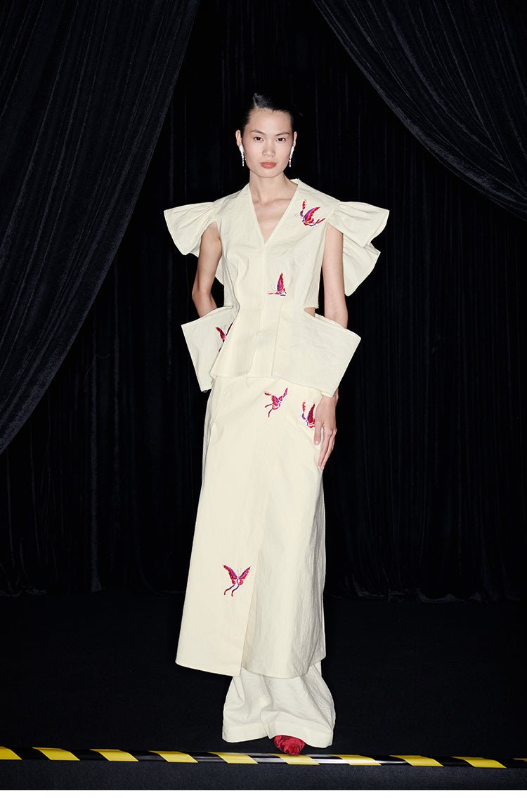 M essential Mackay designer butterfly-embroidered V-neck top skirt pants set - Amisa