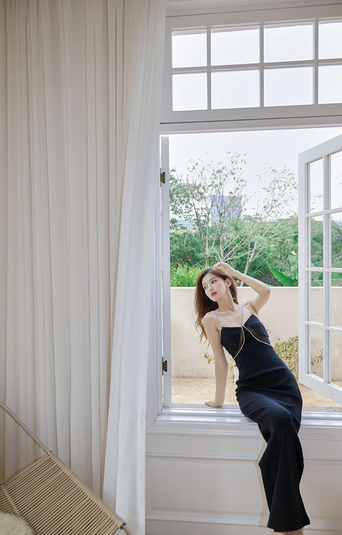 DOLLY High End Black Retro Style V-Neck Sleeveless Diamond Chain Long Dress-GENEVIEVE