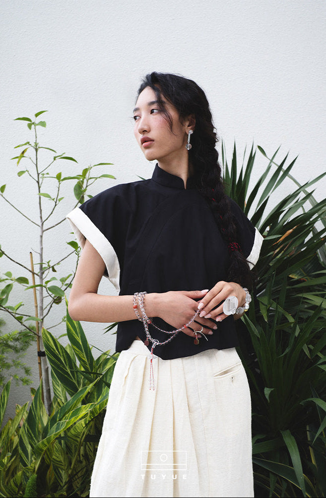 TUYUE Black Asymmetrical Placket Crisp Short Sleeve Top- MERLIN.