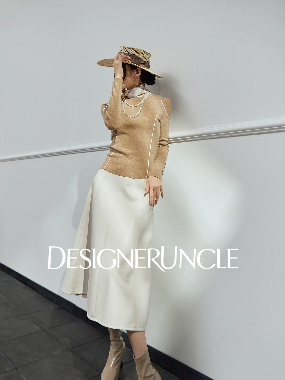 DGU| Camel sweater contrasting design light luxury niche inner with a slim knitted top - Stephanie.