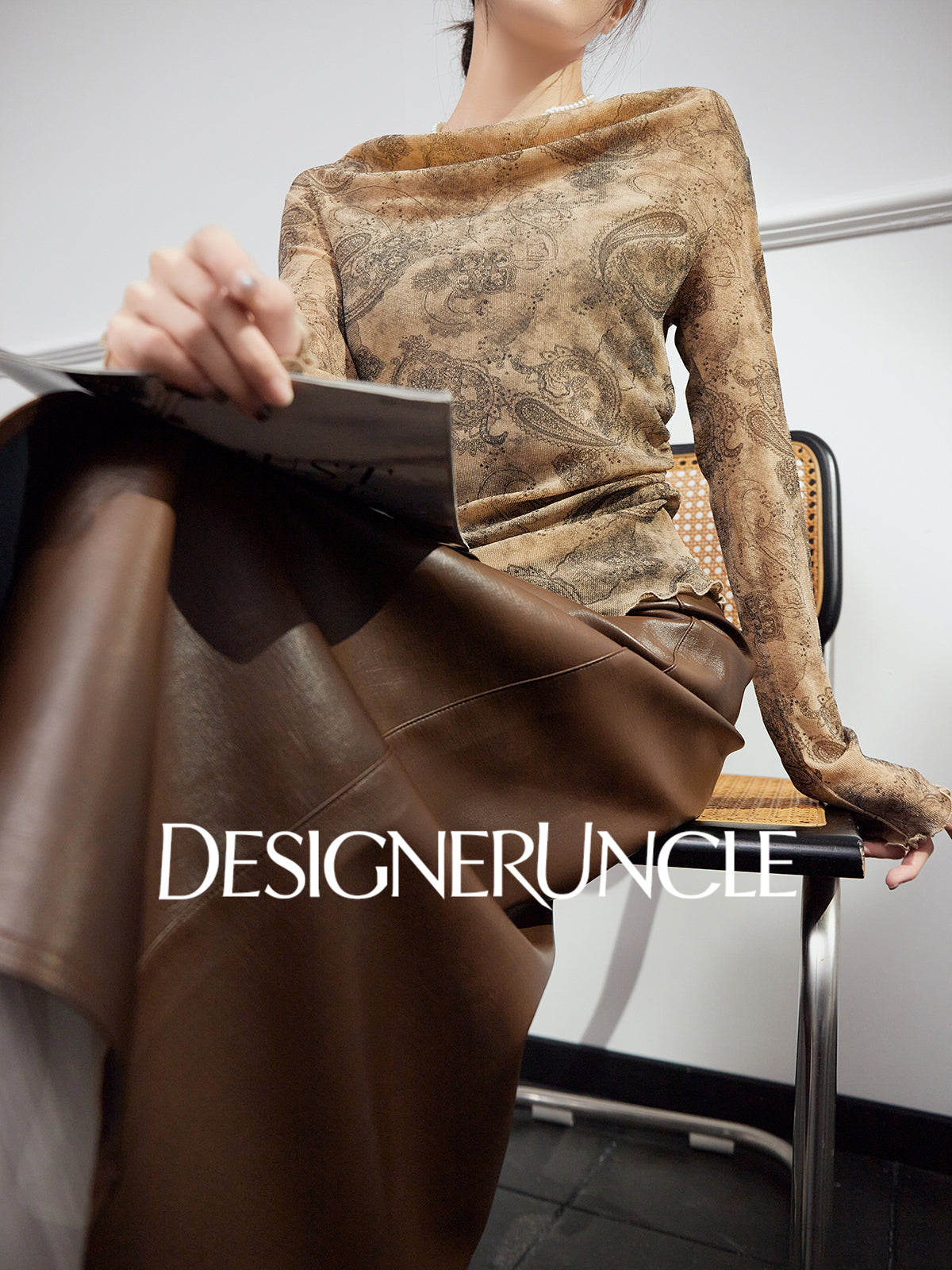 DGU "Gilded" khaki T-shirt autumn new retro print slim commuter slimming top - JACE.