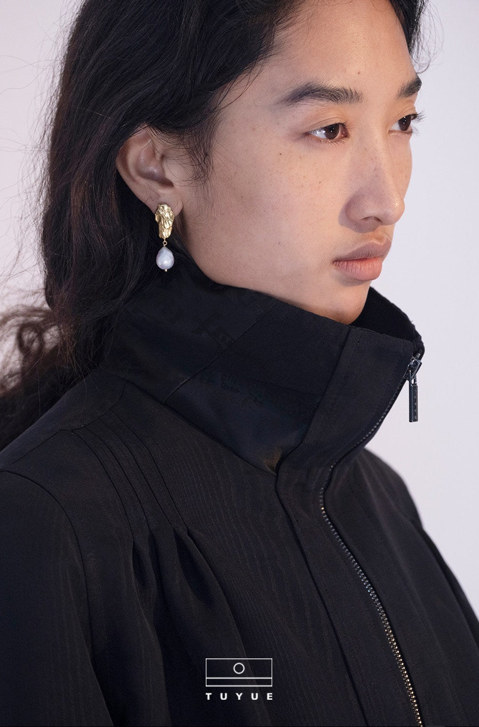 TUYUE Stand Collar Zipper Cropped Silhouette Jacket - HELEN.