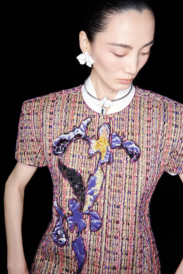 M essential Ma Kai designer kneaded gold coarse spinning iris stacked embroidery slim top - LIVING.