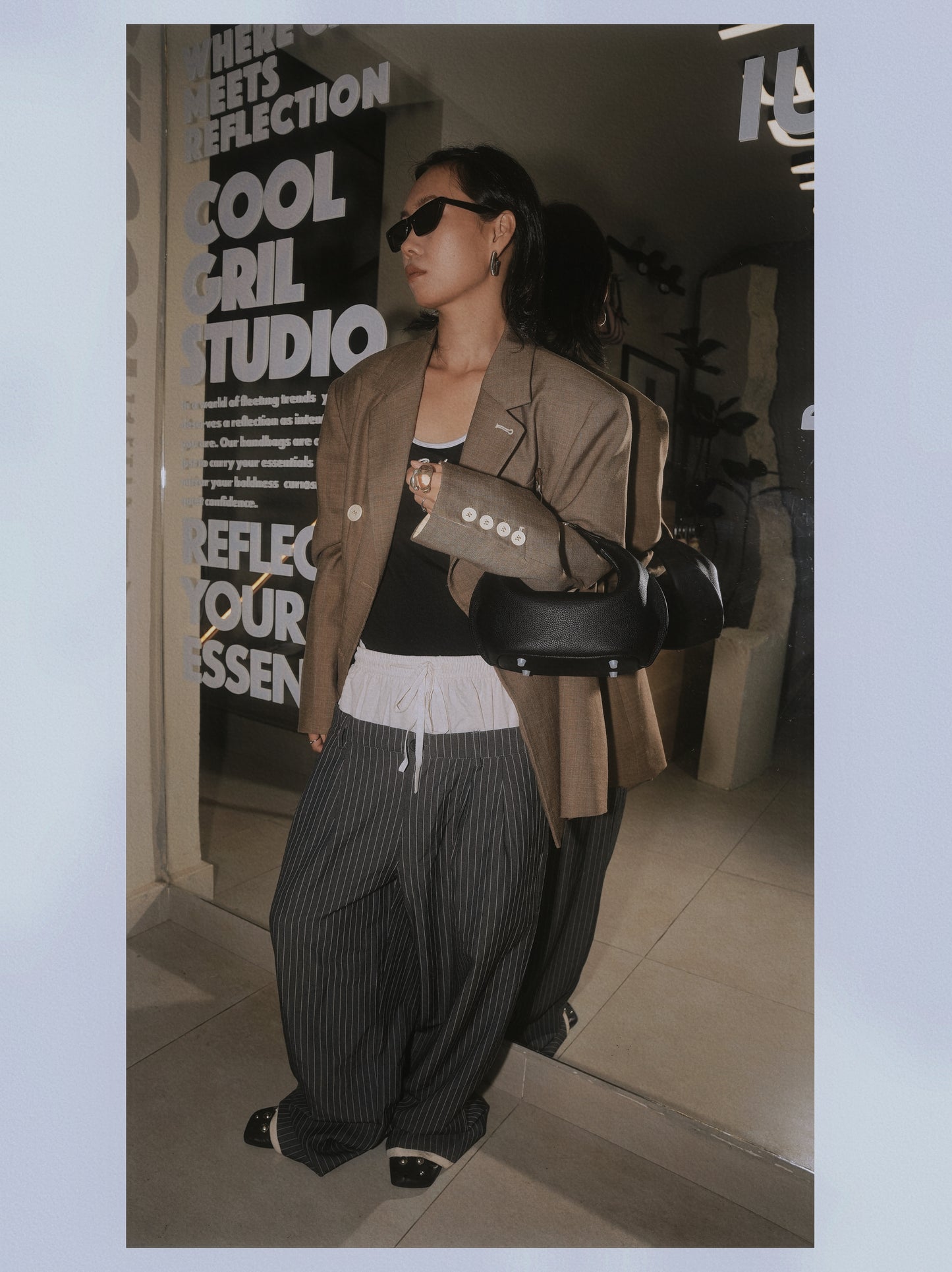 IUBALLET Piercing Diamond Encrusted Handbag - EIGHT.