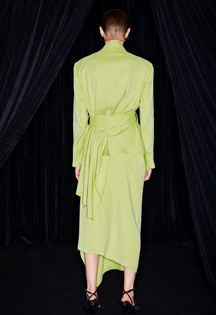 M essential Mackay designer linen with a loose tie suit - eve.