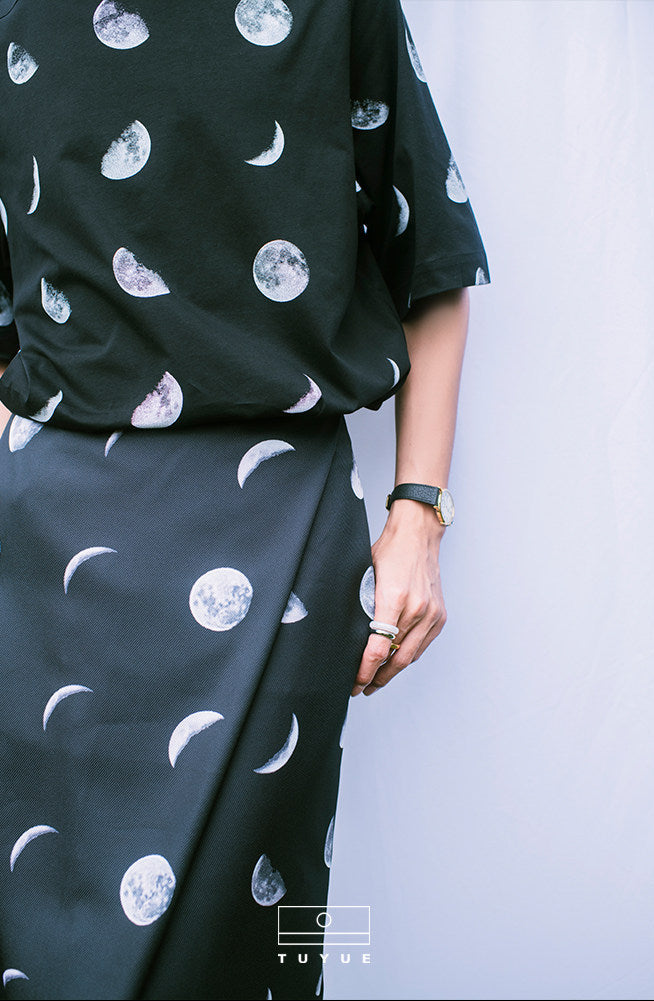 TUYUE moon print black H-shaped slit skirt - JOFREY.