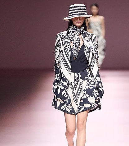 COMME MOI summer black and white print wide waistband shorts - BRONZE.