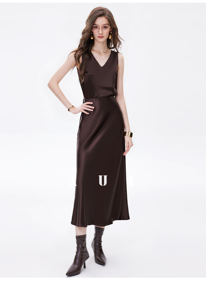 AUI Maillard coffee color high-end satin temperament high-waisted hip skirt - Gyeong.