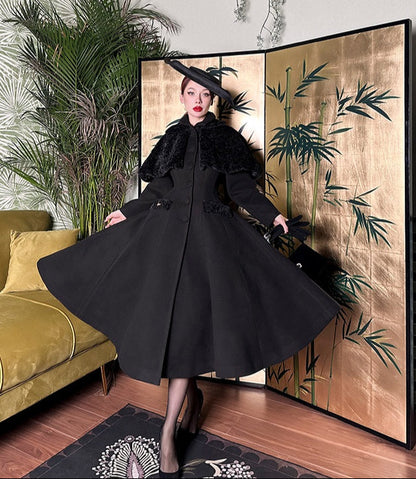 Le Palais Vintage's cape black thick woolen coat - Ster.
