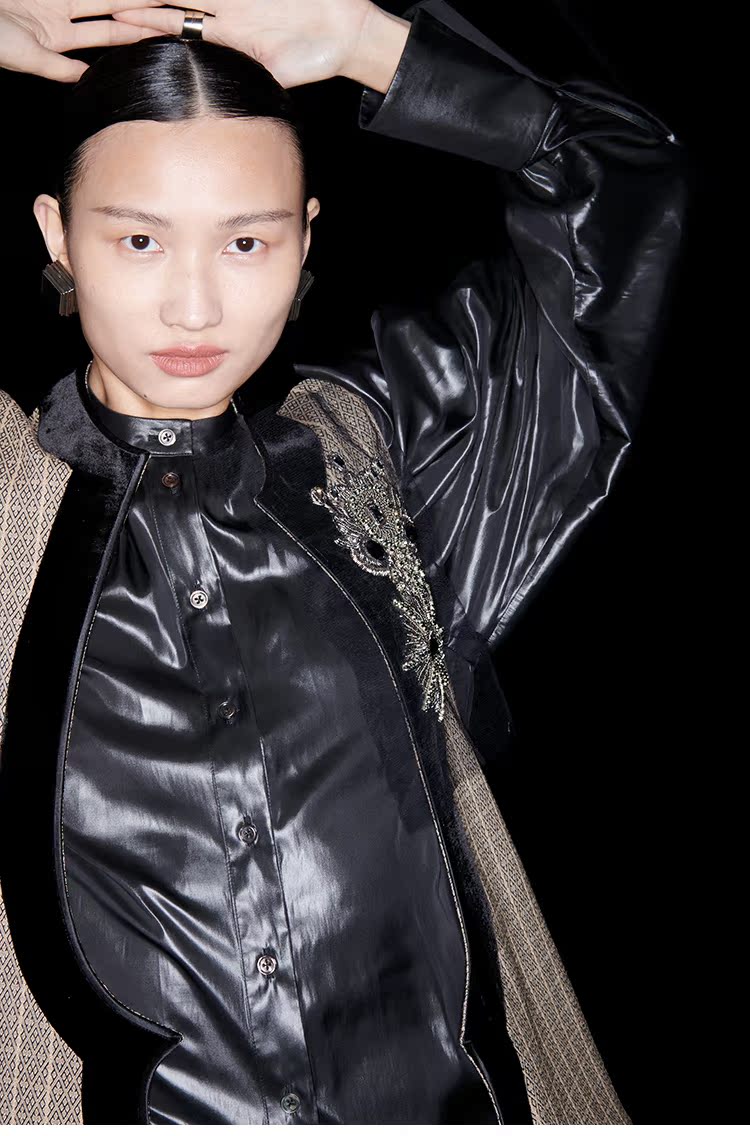 M essential Mackay designer multi-layered embroidered ethnic vest - jack.