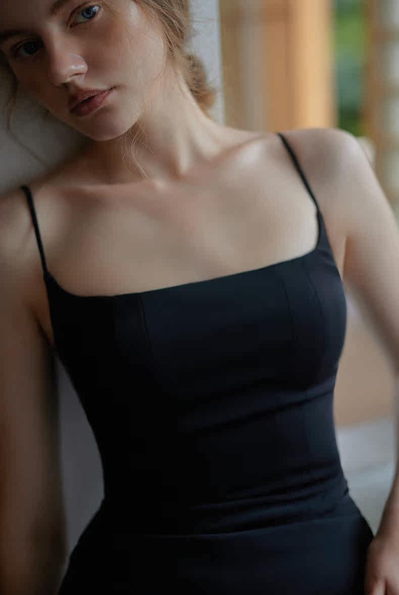 GOUDIN black long simple light luxury evening skirt-ANN.
