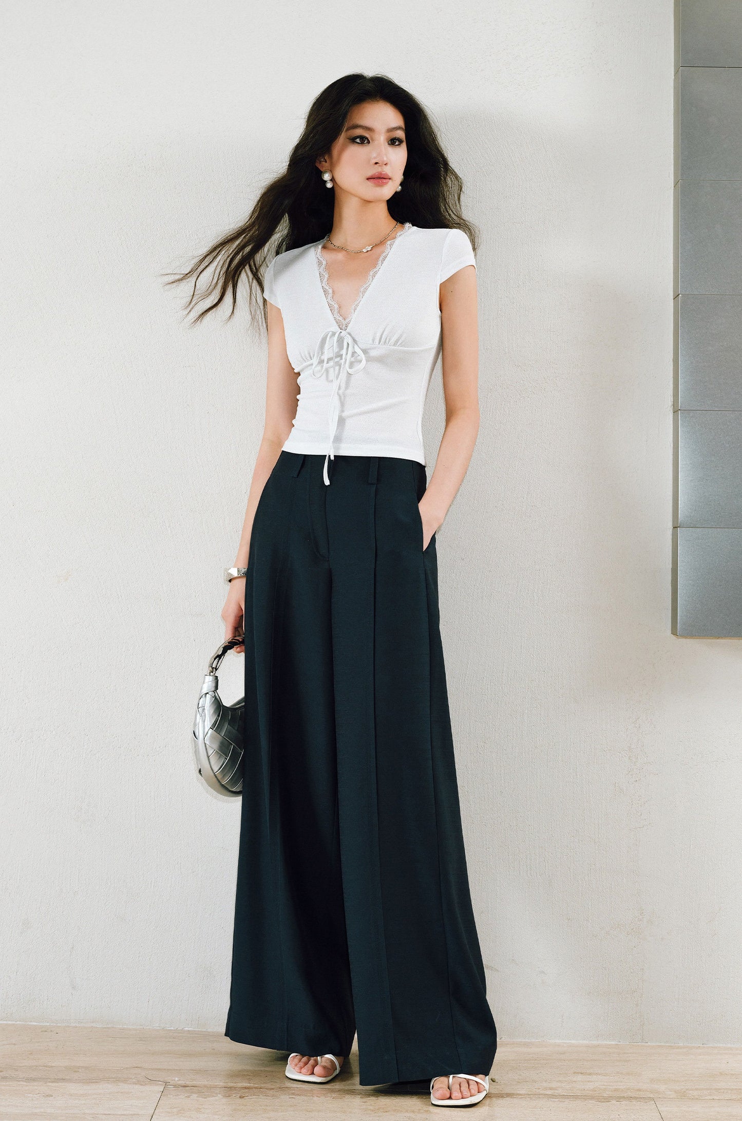 WANGXO | Sparkling Silk High-Density Knit Hand-Shaped Lace Detail V-Neck Slim Fit Top -NOYA
