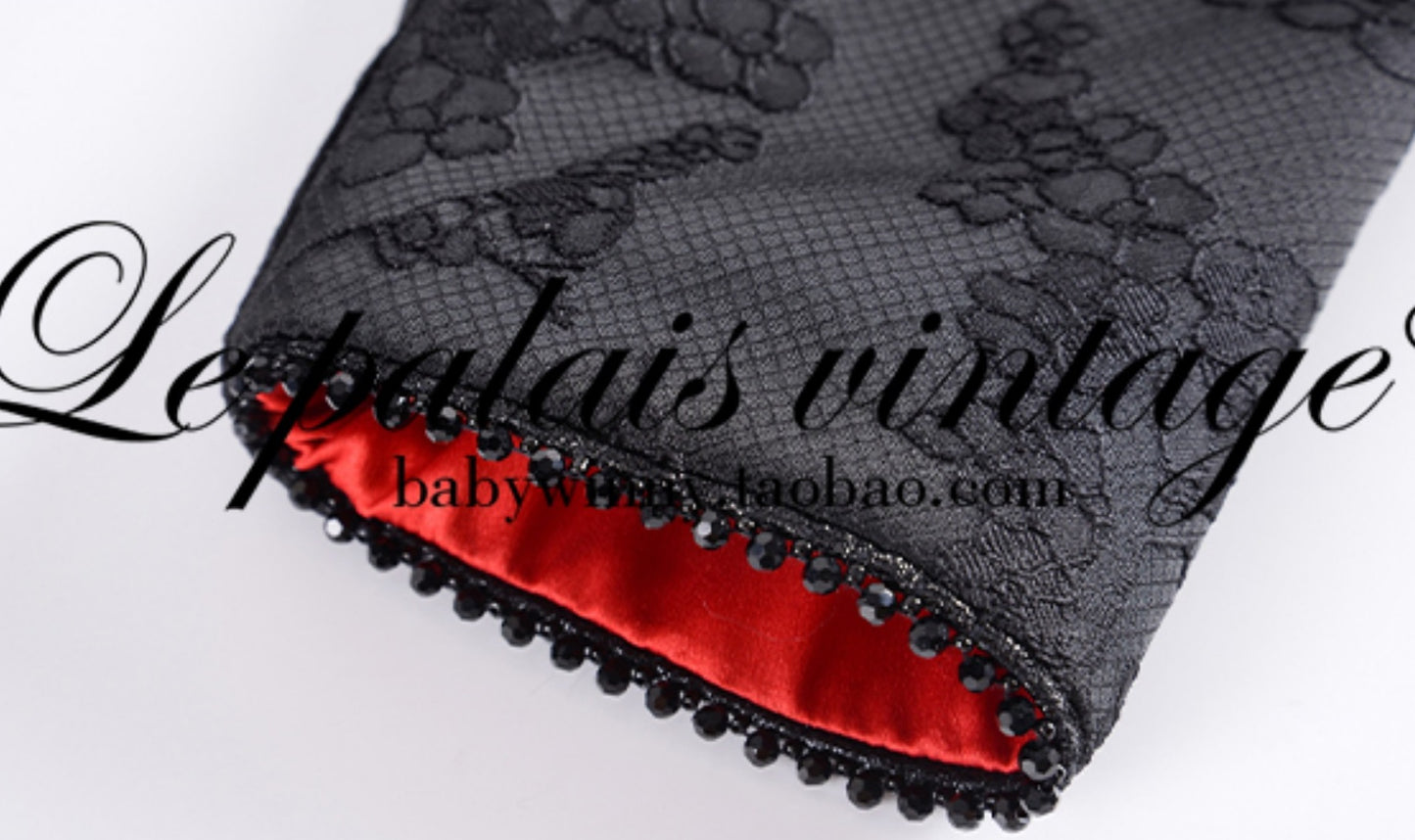 Le Palais Vintage Heavy Vintage Lace Dark Pattern False Waist Seal Bat-Sleeve Swing Dress-FAFA