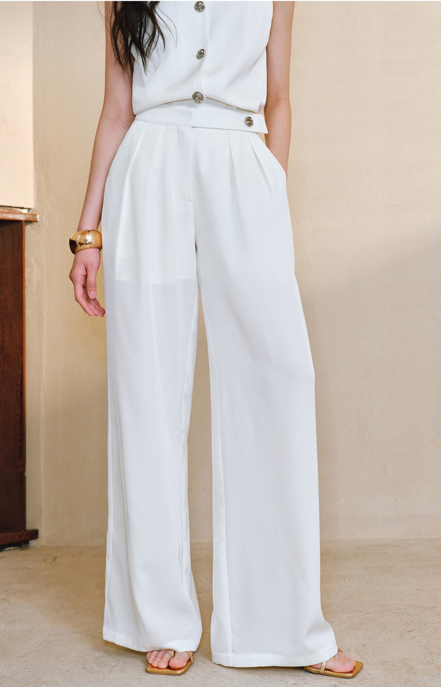 WANGXO | Skin-Friendly Fabric with High-End Metal Buckle Hand-Pinched Layered Urban Suit -NIXI