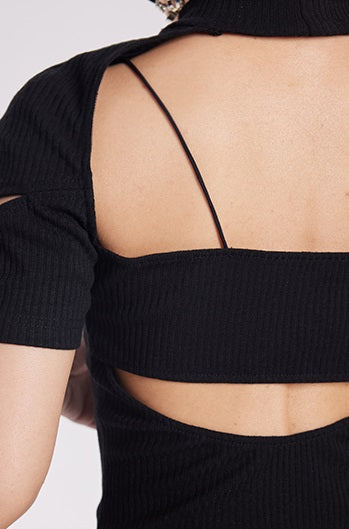 TINY IN cut-out high neck u-neck short sleeve fake two-piece top - COM