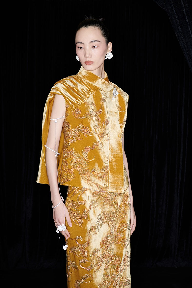 M essential Marquette designer Juyi velvet drape structure slim side vest - STREAM.