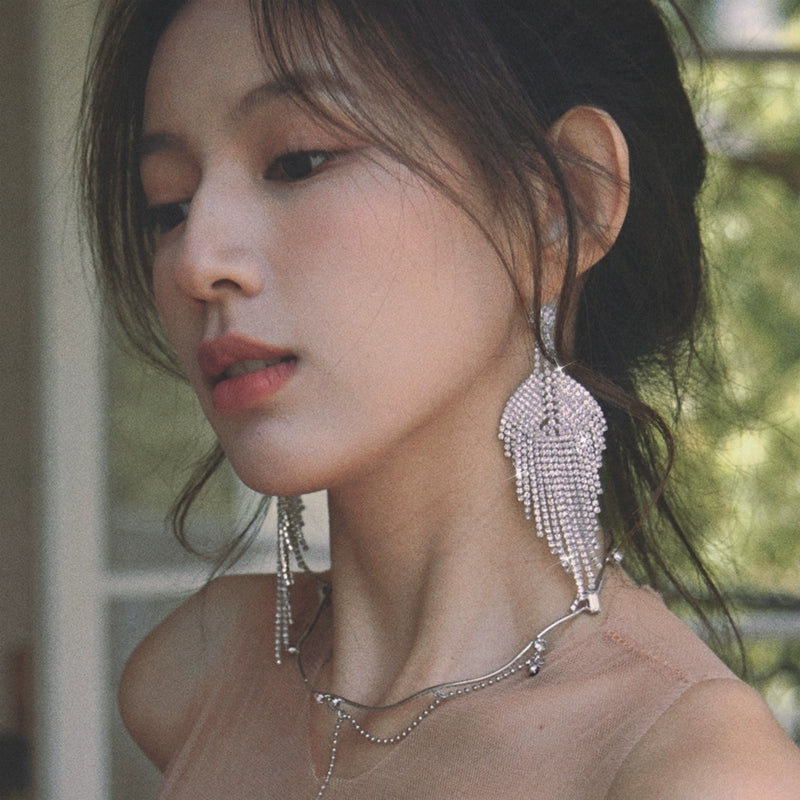 DOLLY High End Full Diamond Tassel Chic Earring-BOMA