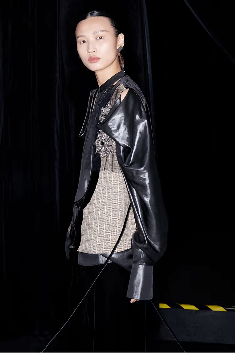 M essential Mackay designer multi-layered embroidered ethnic vest - jack.