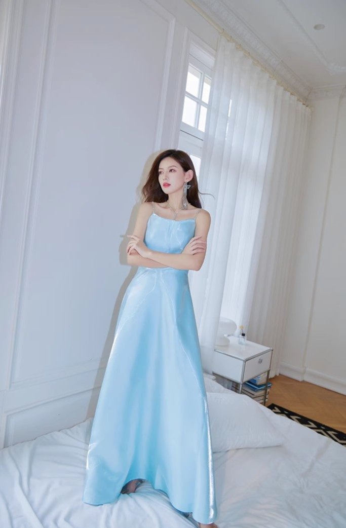 DOLLY High End Blue Off Shoulder Sleeveless Long Suspender Banquet Dress-AGATHA