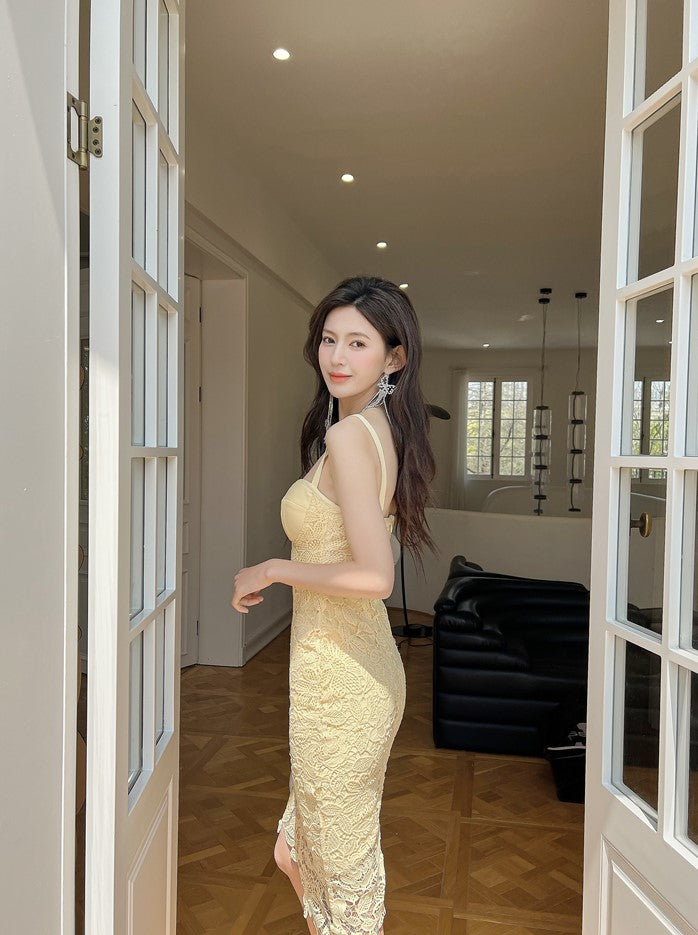 DOLLY Luxury Yellow V-Neck Sleeveless Slim Fit Lace Suspender Dress-TANYA