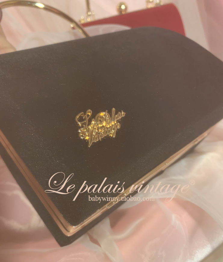 Le Palais Vintage Original Retro Delicate Velvet Crossbody Handbag-Diane.