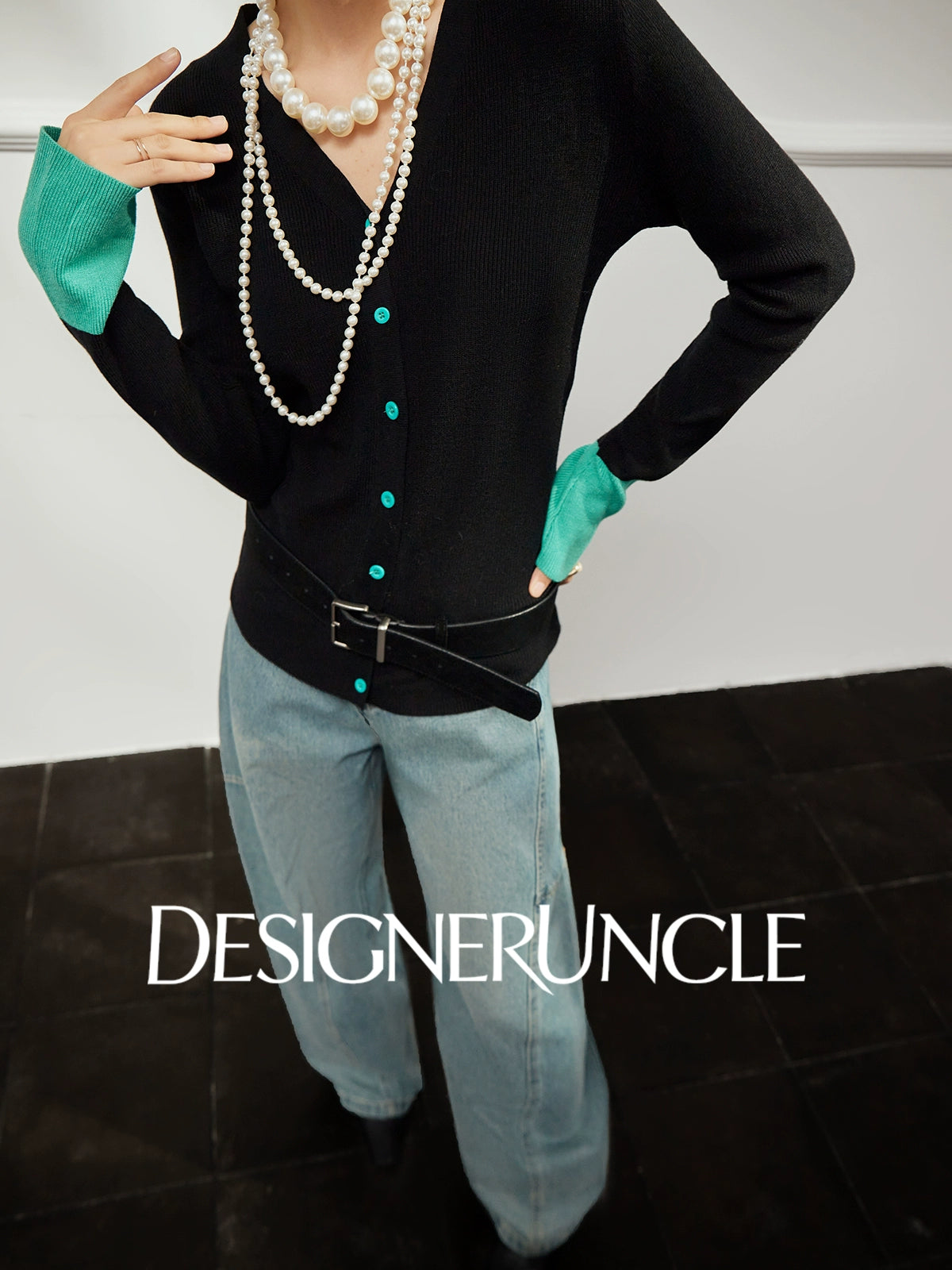 DGU×LAB|Black flared sleeve knitted color-blocked V-neck slim inner sweater - SAVD
