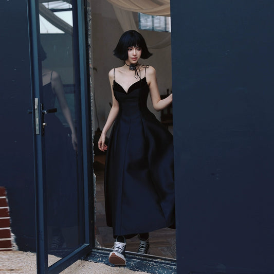 DOLLY Elegant Black French Style V-Neck High Waist A-line Suspender Date Dress-NECHE (V)