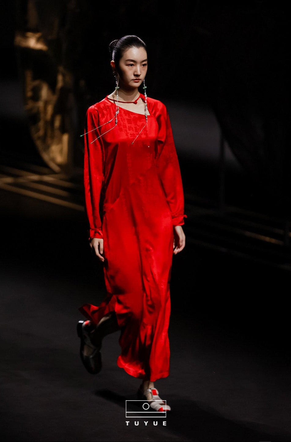 TUYUE Ancient diagonal satin handmade buckle slim dress- NAOMI.