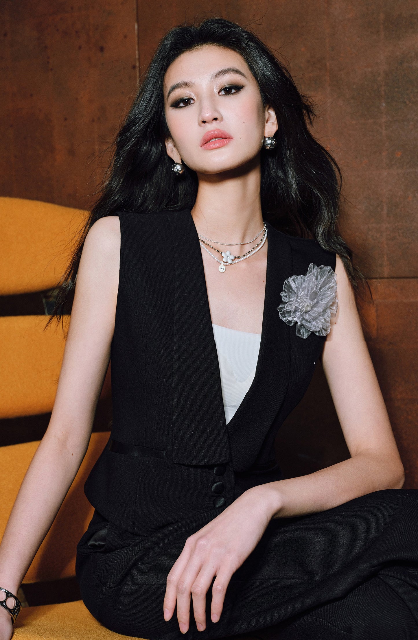 WANGXO|Wide Suit Material Spell Real Acetate Detachable Handmade Flowers V-Neck Vest Trousers - MAVIS