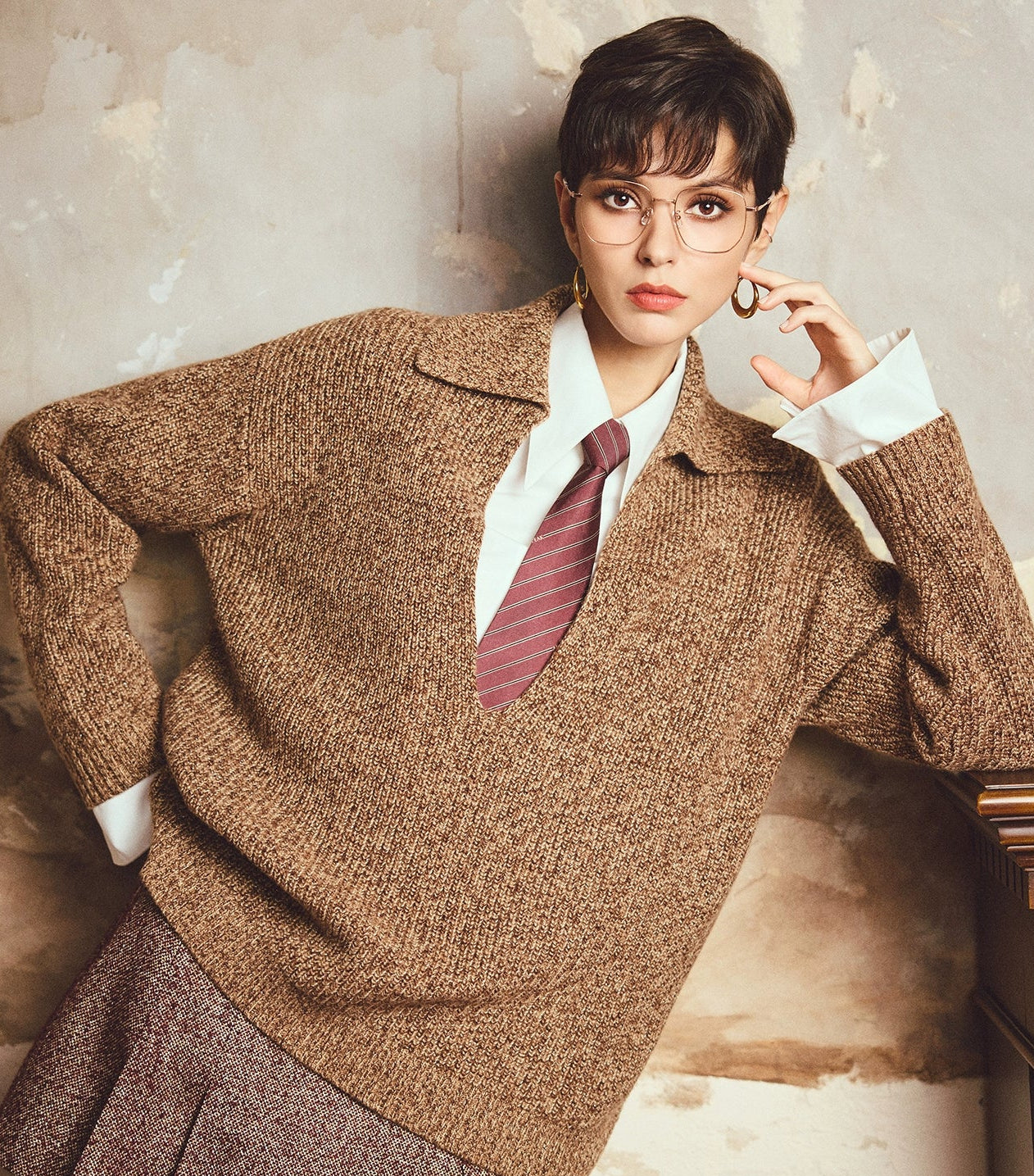 ANNASPEAK deep V loose knit sweater-CHERRY.