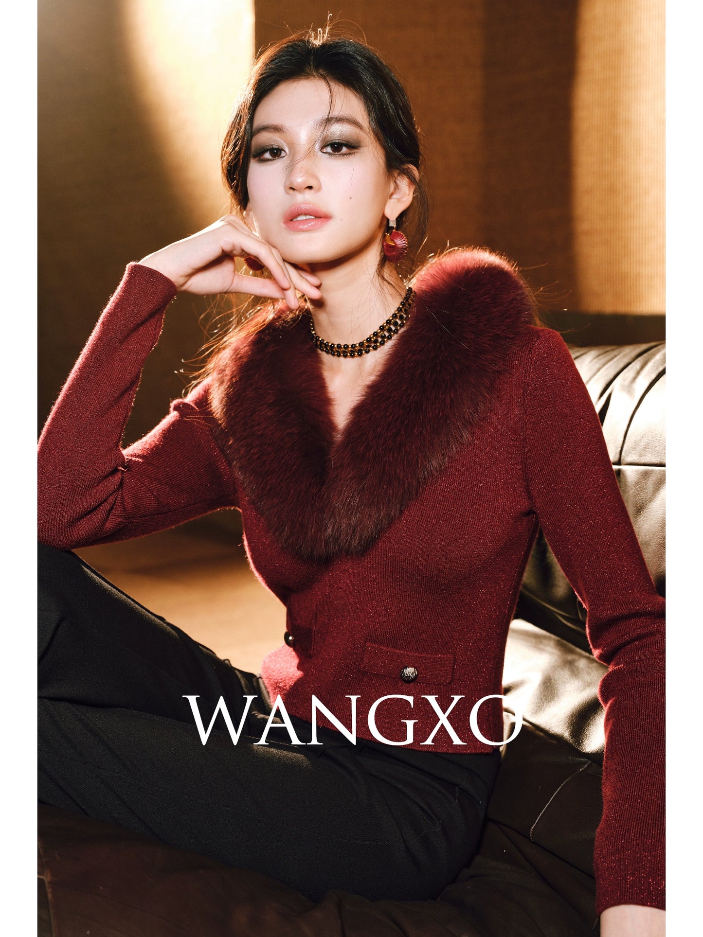 WANGXO | Luxury Wool Fixed Dyeing with Detachable Fox Fur Collar Knitted Top- JUNE.