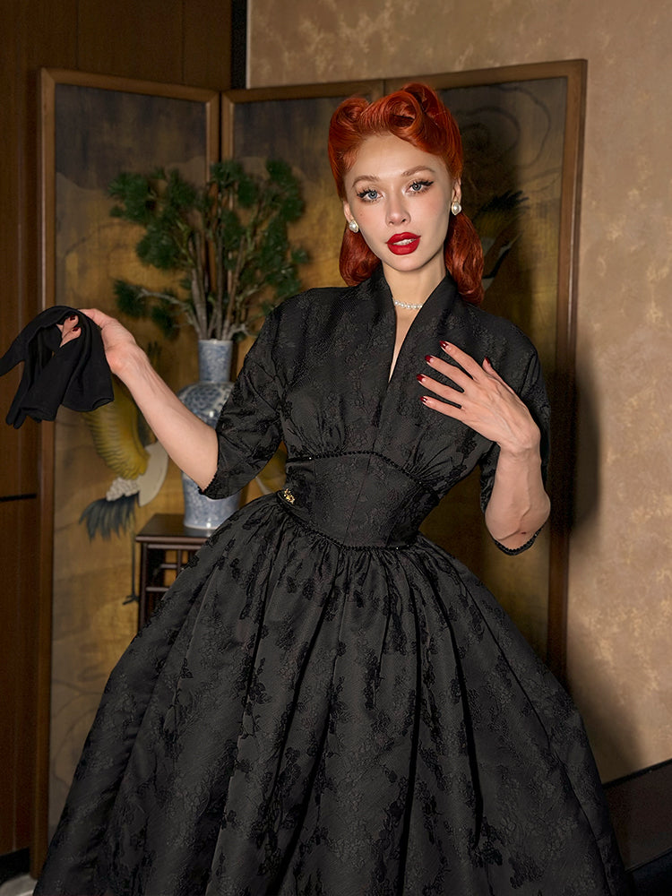 Le Palais Vintage Heavy Vintage Lace Dark Pattern False Waist Seal Bat-Sleeve Swing Dress-FAFA