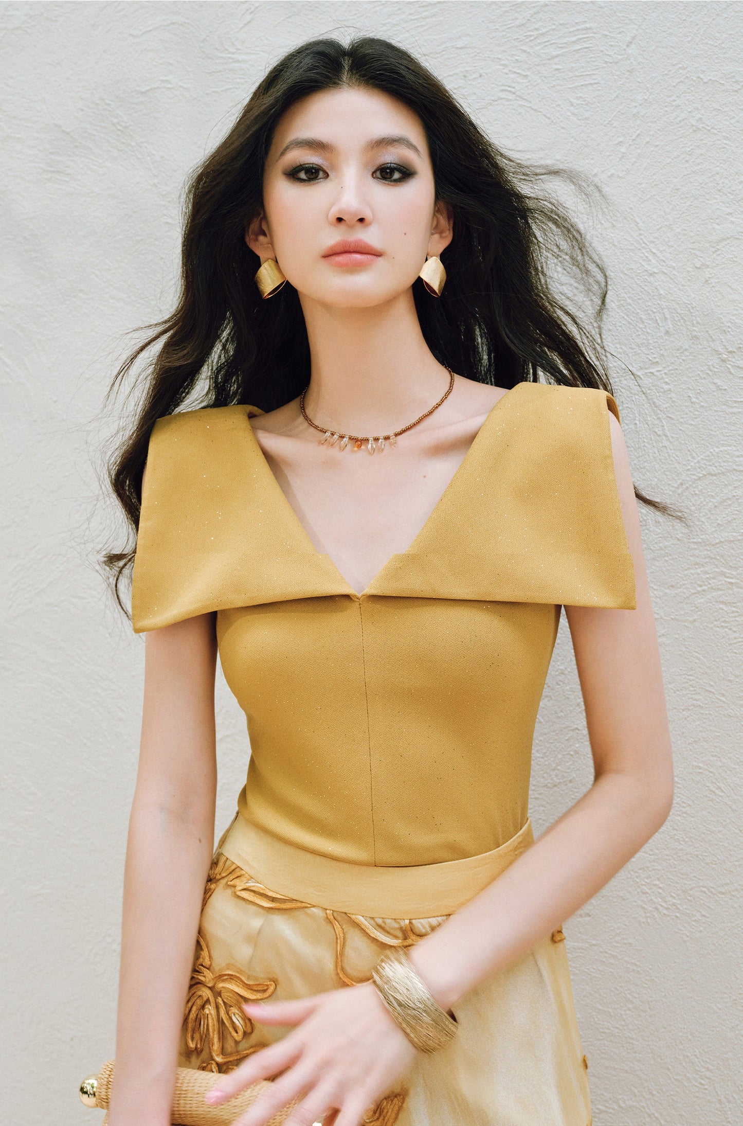WANGXO | Fine Glitter-Sprinkled Silver High-Elastic Hemp Knit  Layered V-Neck Slim Elegant Top -SANA
