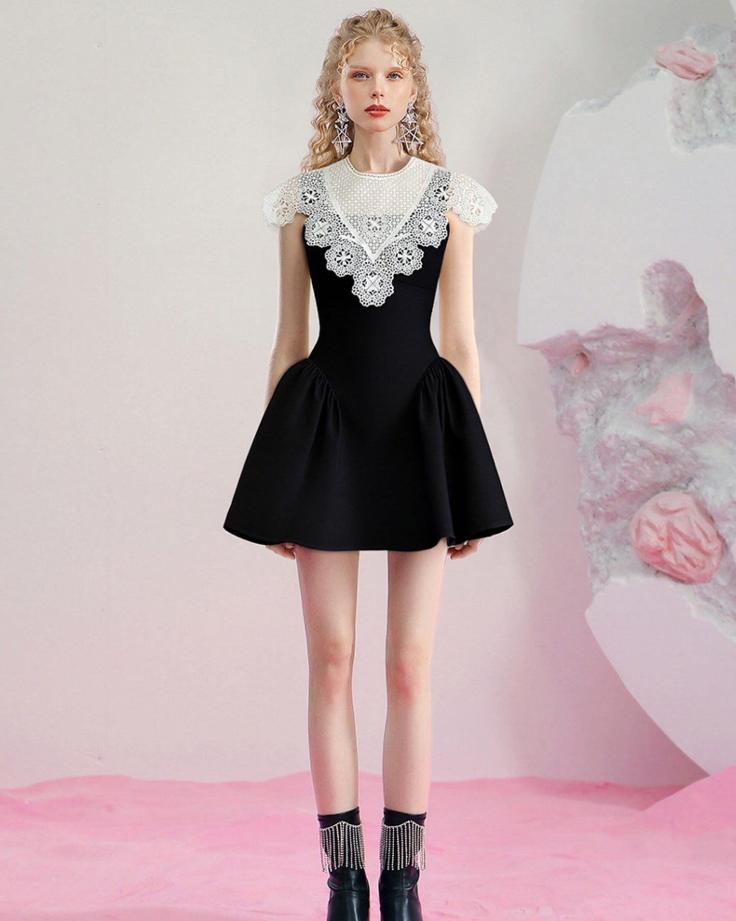 CHECOCRE Stubble Hepburn style design French waist lace spliced little black dress - LOVE.