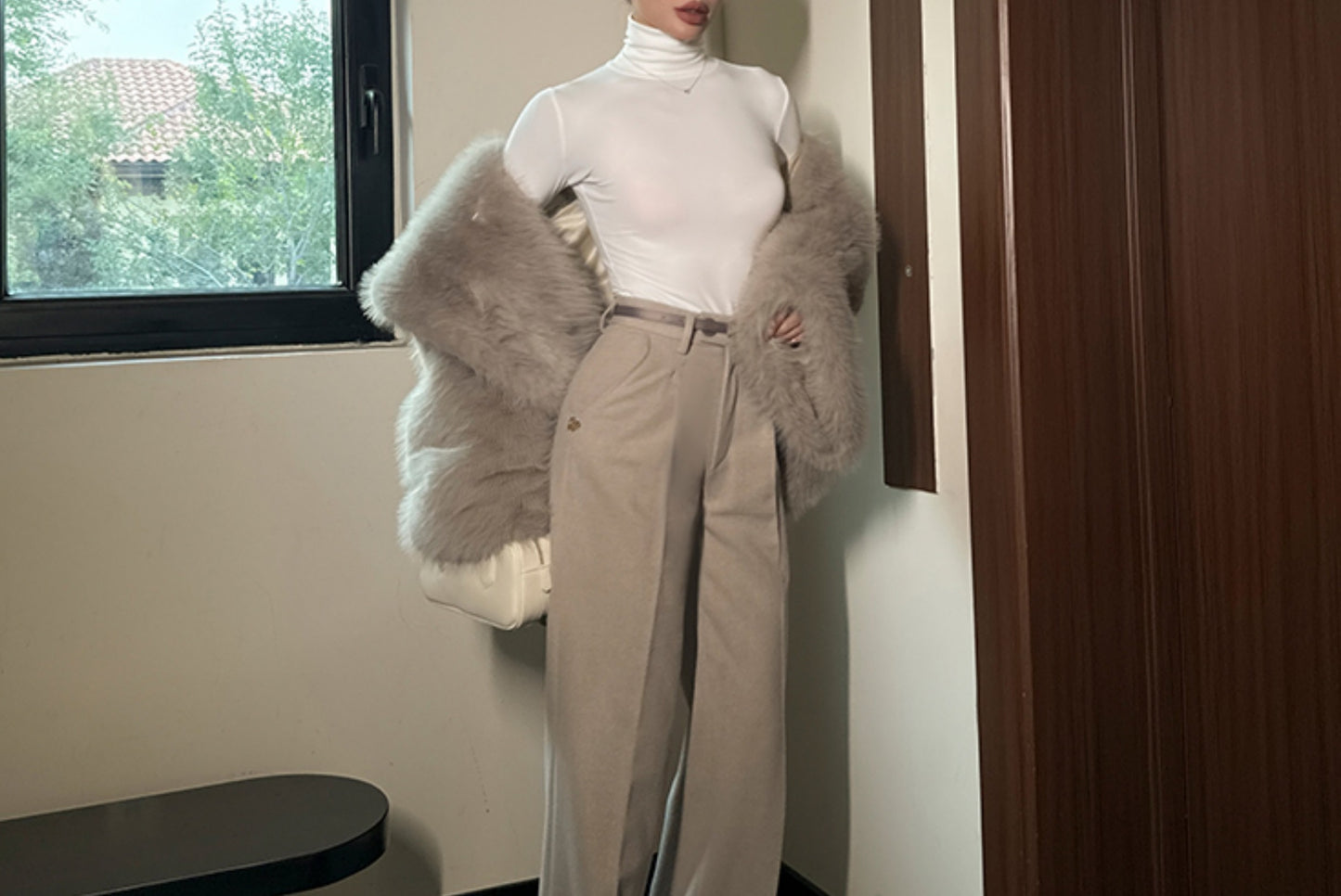 Le Palais Vintage basic high-neck slim-fitting T-shirt and knitted shorts-BATOU