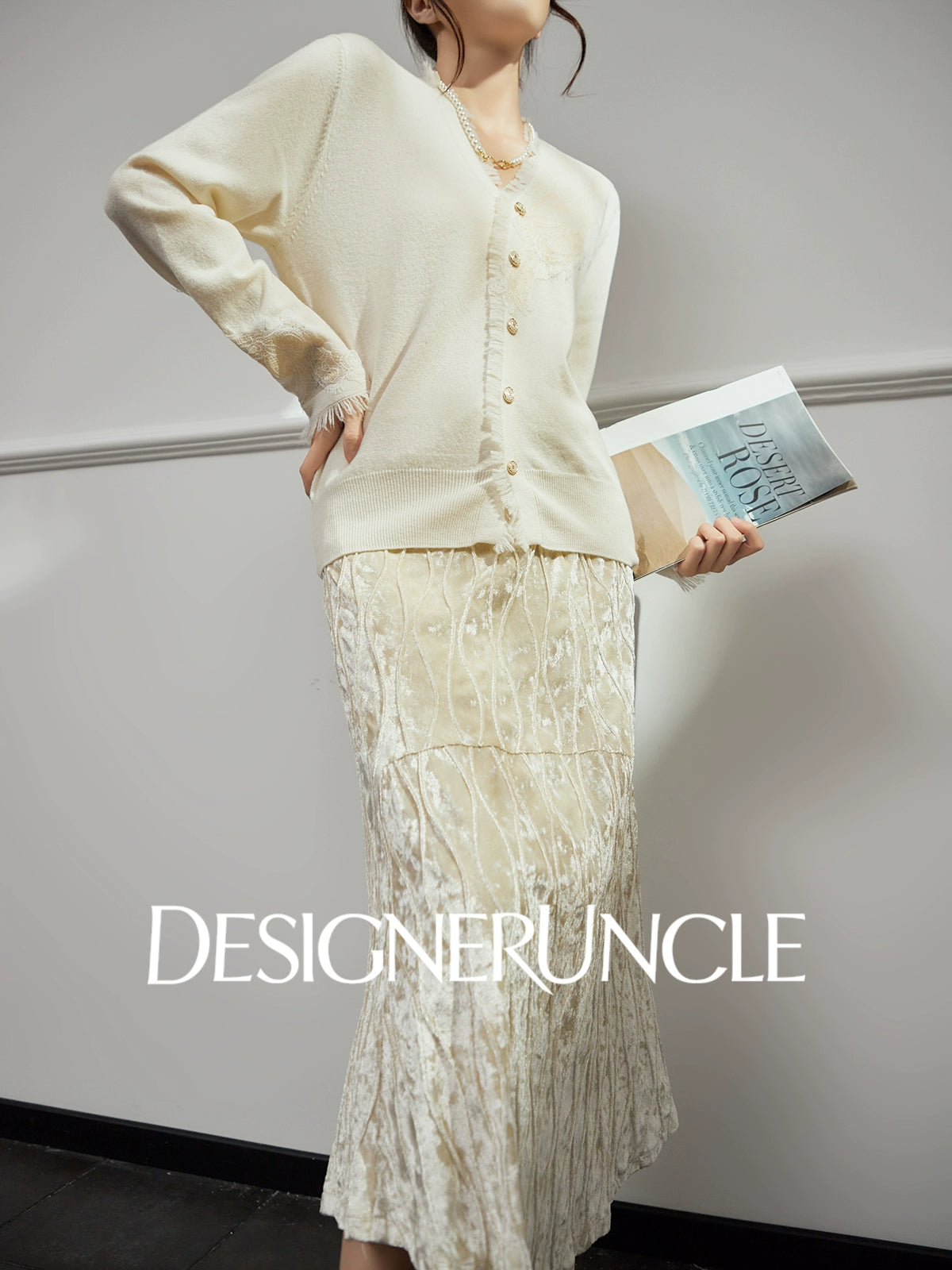 DGU "Jinyan" soft and glutinous white knitted sweater loose slimming fashion jacket - Jesse.