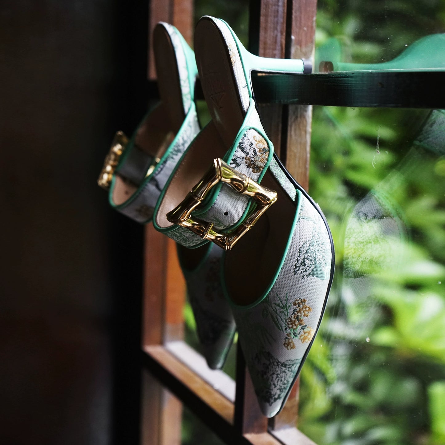 B-FEI Chinese mule kitten heel buckle sandals-DEXT.