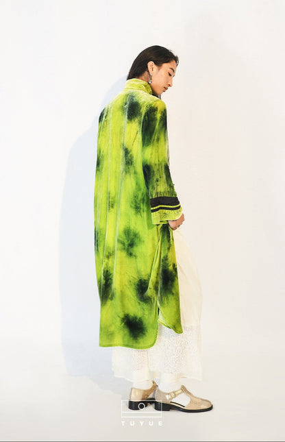 TUYUE Green Plant Dyeing Silk Velvet Handmade Buckle Long Coat - MERLIN.