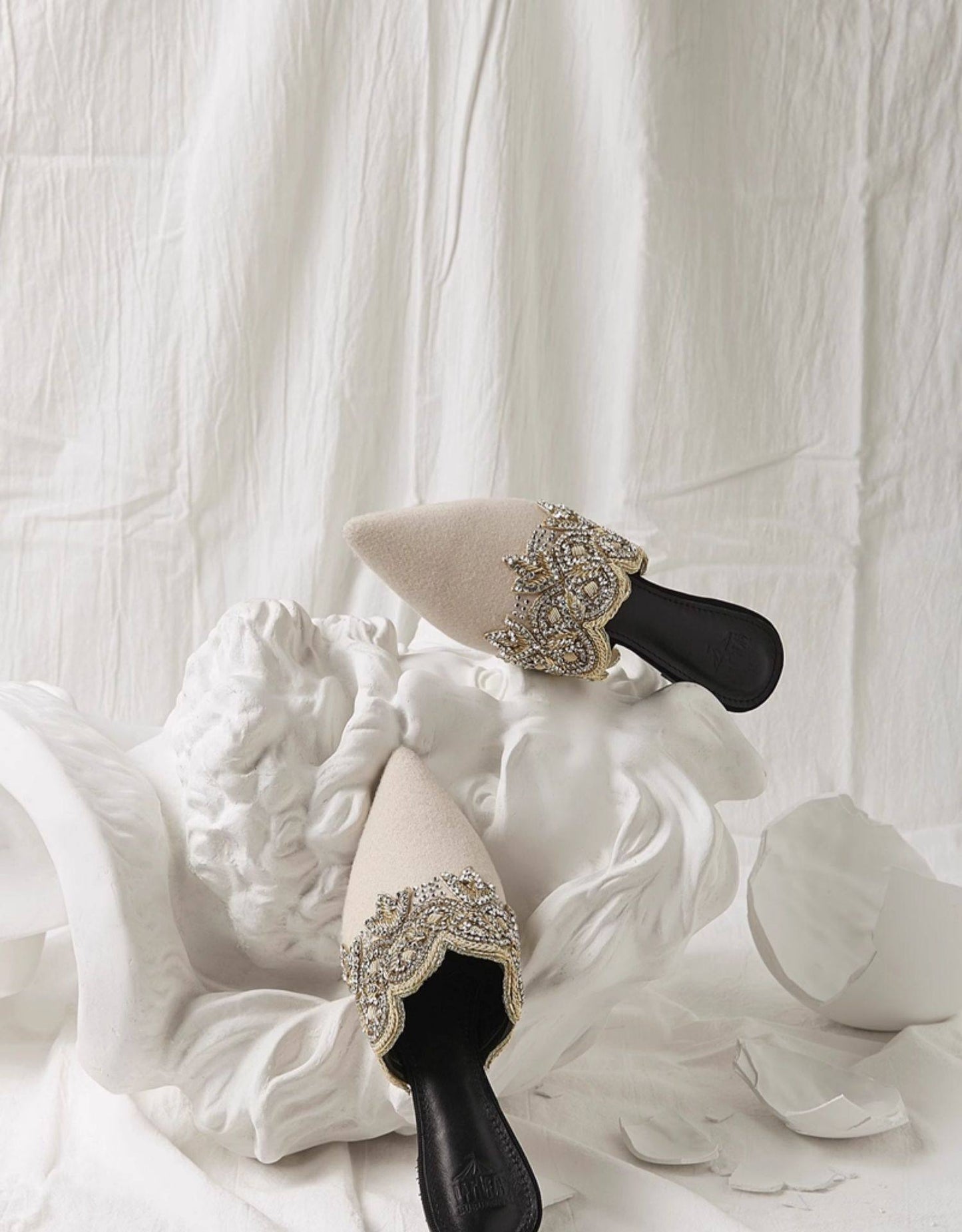 B-FEI Tone Embroidered Everest summer toe slippers-PINNO.
