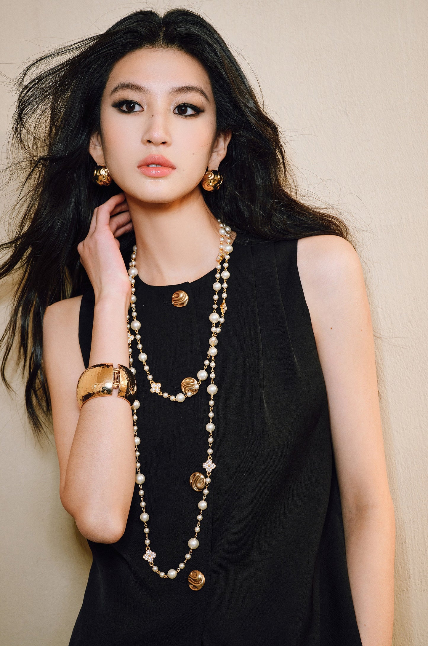 WANGXO | Skin-Friendly Fabric with High-End Metal Buckle Hand-Pinched Layered Urban Suit -NIXI