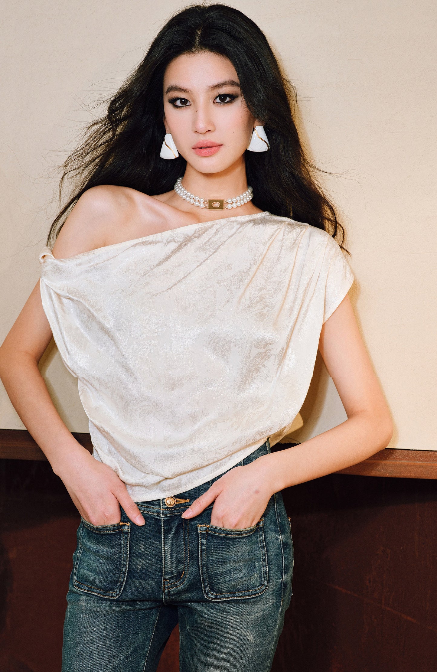 WANGXO Heavy Work Glossy Satin Hand-Pinched Pleats Slanted Shoulders Twisted Top - CERYS