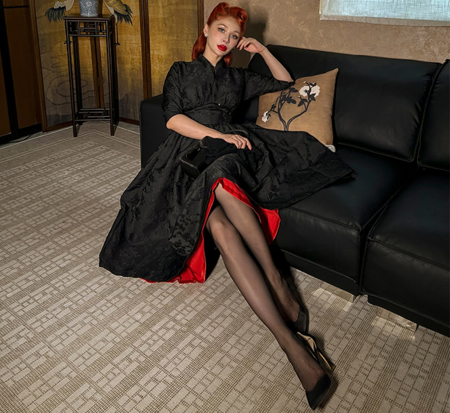 Le Palais Vintage Heavy Vintage Lace Dark Pattern False Waist Seal Bat-Sleeve Swing Dress-FAFA