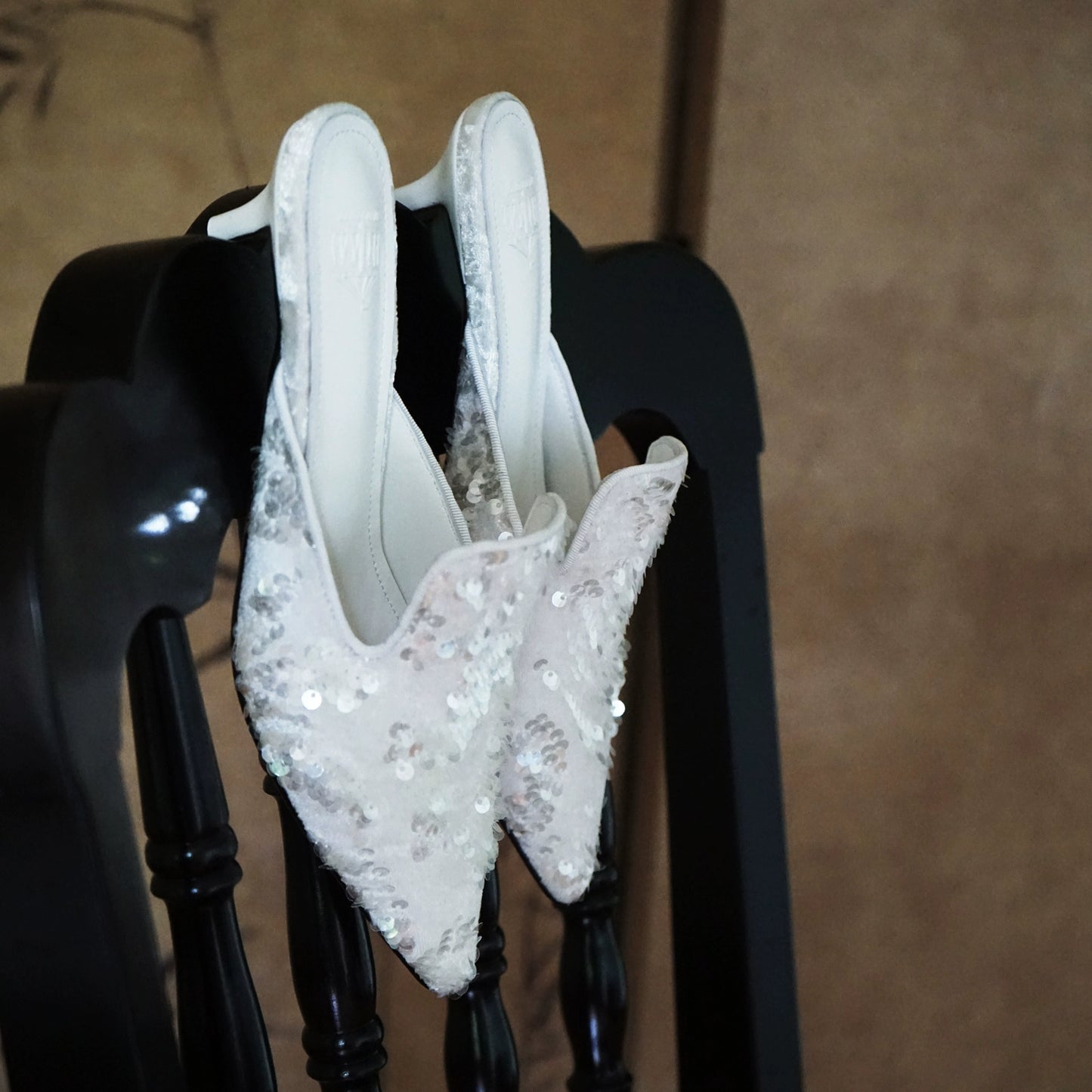B-FEI Niche Design New Chinese White Kitten Heeled Mule -CHARLY.