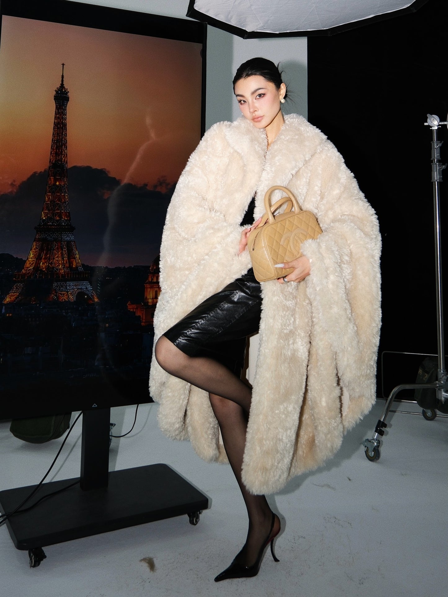 MEI SANGUAN Beige Eco-friendly Fur Cloak - KEVIN