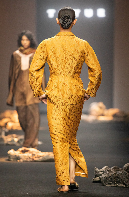 TUYUE Gold carving linen × mulberry silk high slit hip skirt- PRICILIA.