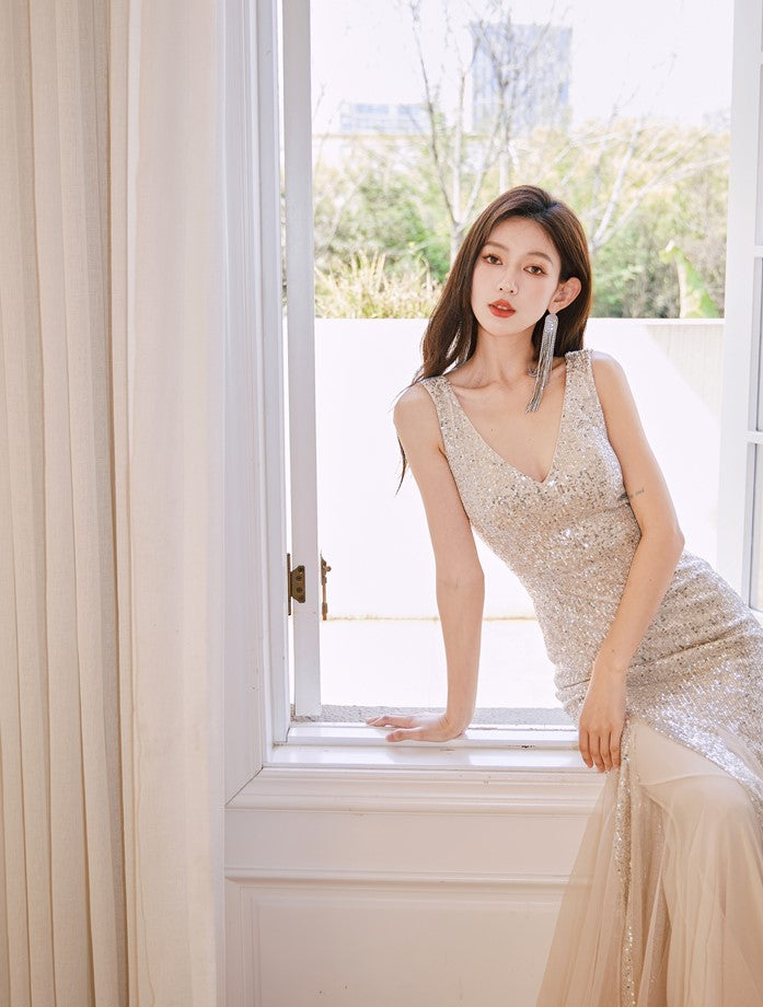 DOLLY Elegant Deep V-Neck Sleeveless Sequin Mesh Long Cocktail Dress-JUSTINA